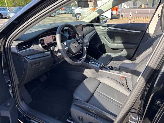 škoda octavia combi - schwarz-magic perleffekt