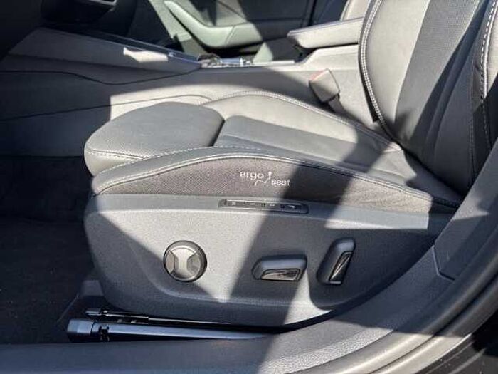 škoda octavia combi - schwarz-magic perleffekt