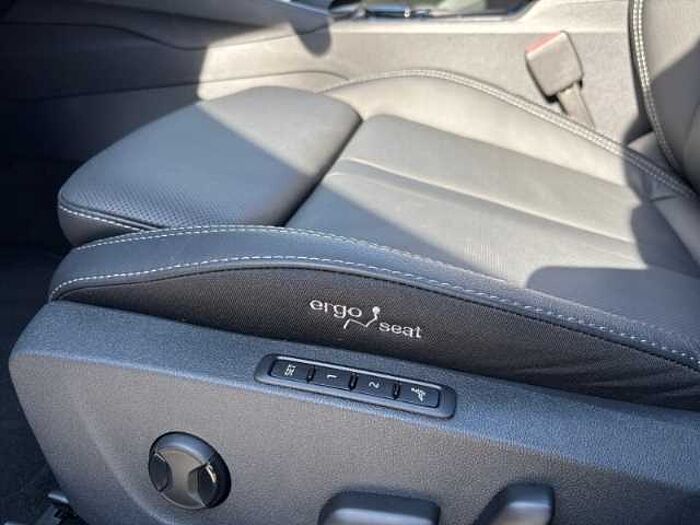 škoda octavia combi - schwarz-magic perleffekt