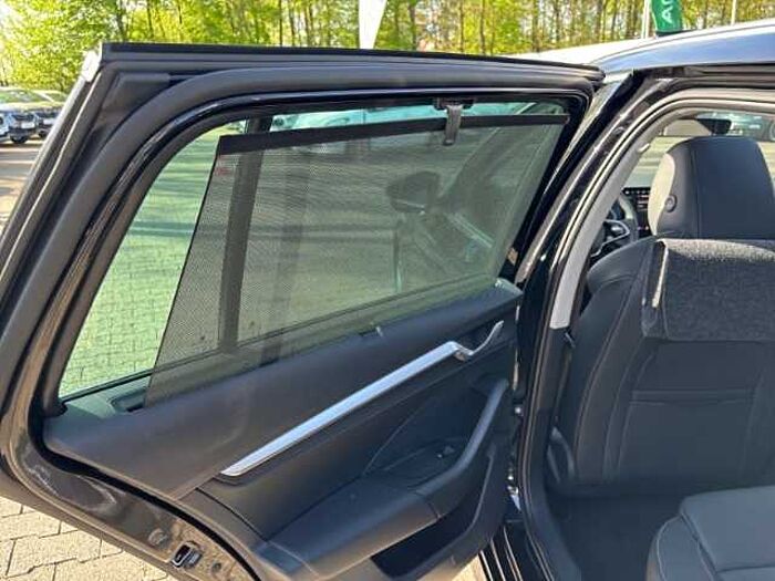 škoda octavia combi - schwarz-magic perleffekt