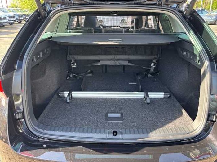 škoda octavia combi - schwarz-magic perleffekt