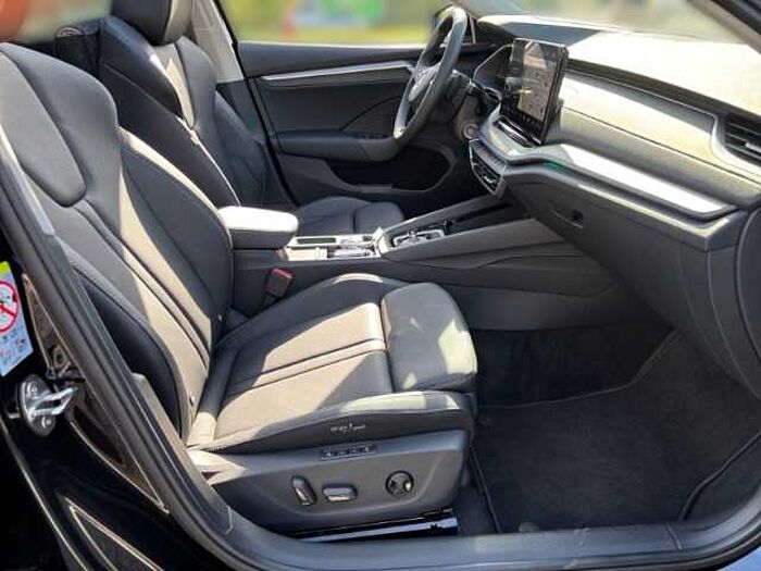 škoda octavia combi - schwarz-magic perleffekt