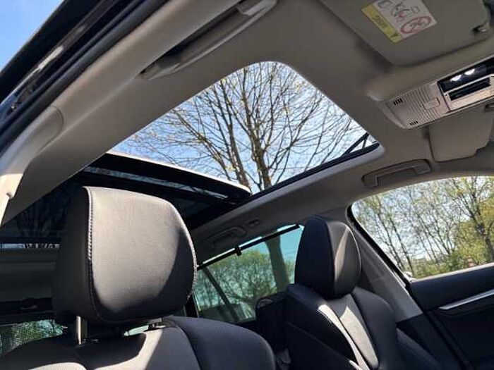 škoda octavia combi - schwarz-magic perleffekt