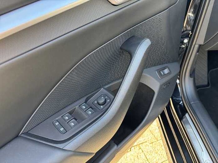 škoda octavia combi - schwarz-magic perleffekt