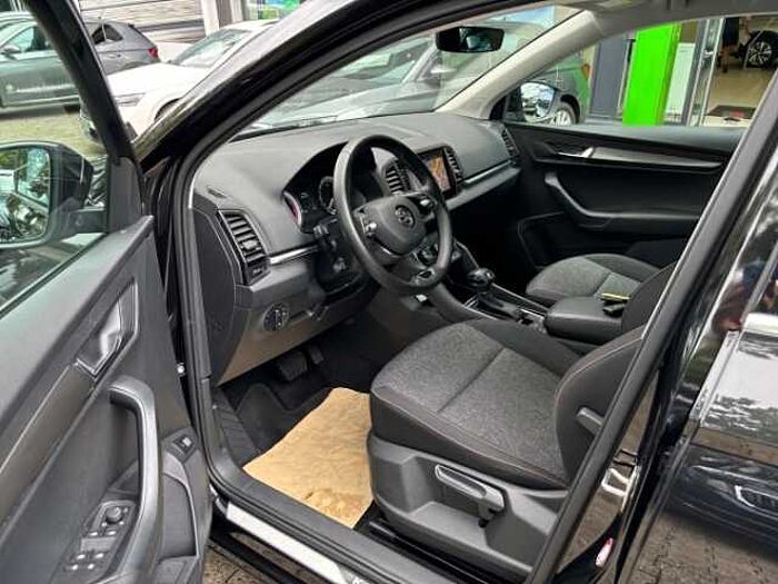 škoda karoq - schwarz-magic perleffekt