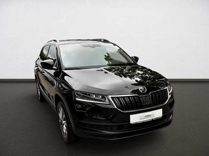 škoda karoq - schwarz-magic perleffekt