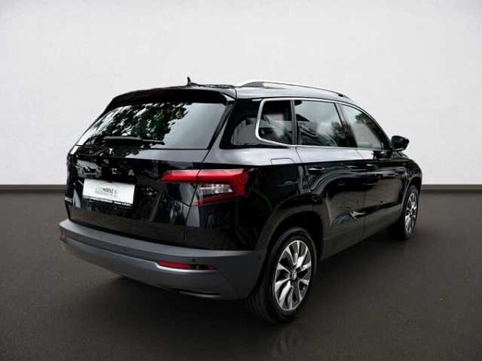 škoda karoq - schwarz-magic perleffekt