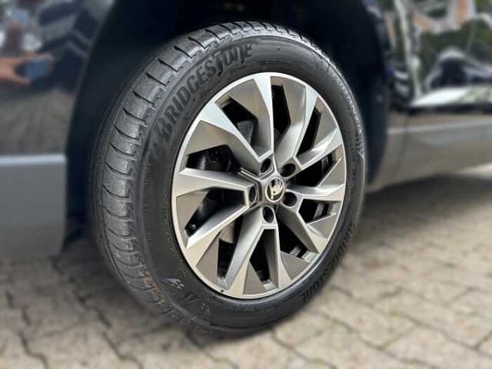 škoda karoq - schwarz-magic perleffekt