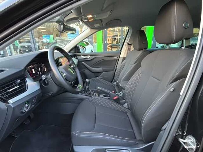 škoda kamiq - schwarz-magic perleffekt