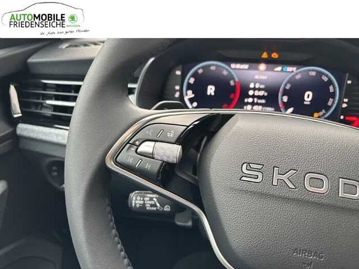 škoda kamiq - schwarz-magic perleffekt